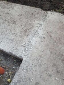 Видимі наслідки руйнування бетону