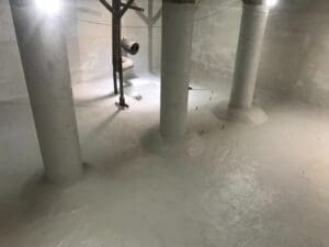 Нанесена гідроізоляція стін та підлоги резервуару всередині