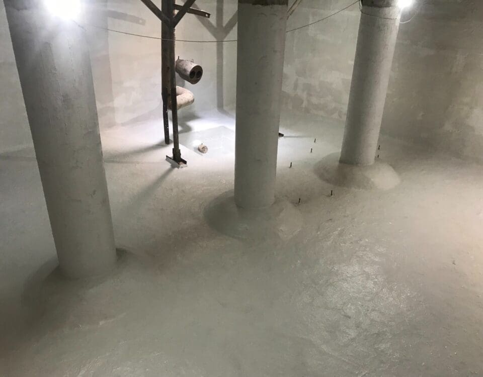 Нанесена гідроізоляція стін та підлоги резервуару всередині