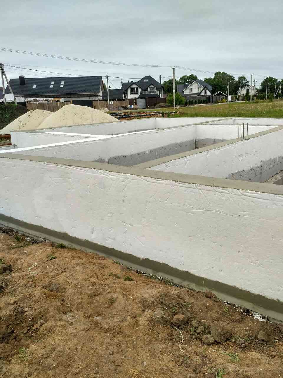 Зовнішня гідроізоляція монолітного фундаменту